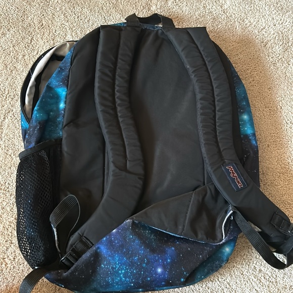 Backpack with multiple packets. - Picture 2 of 3